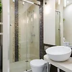 Cozy Modern In Old Town
