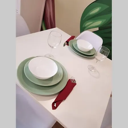 Cozy Modern In Old Town 아파트