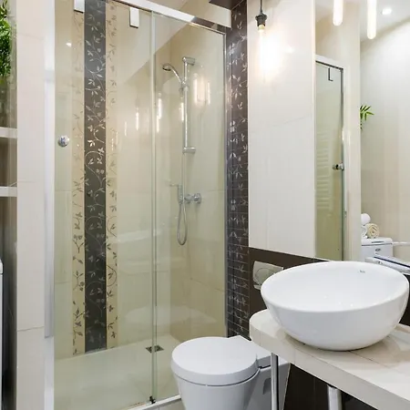 Cozy Modern In Old Town