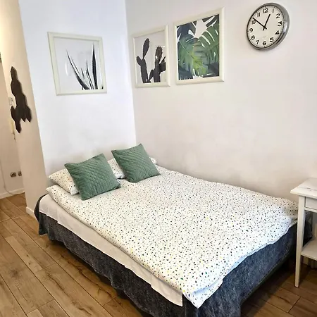 Cozy Modern In Old Town アパート